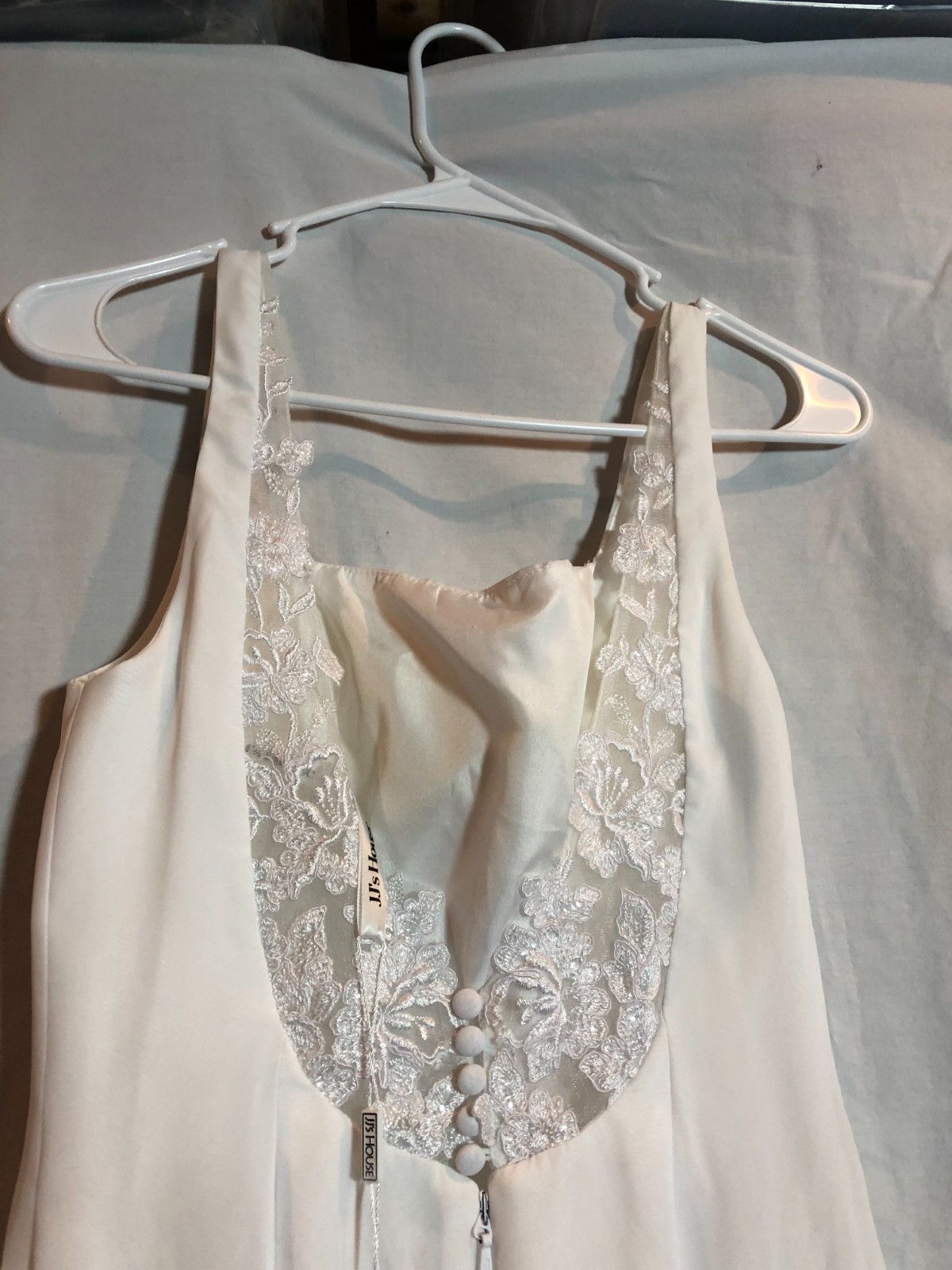 NWT JJ’s House Sz 6 WHITE Wedding Formal Sleeveless Dress 34.50″ Bust LIGHT SPOT