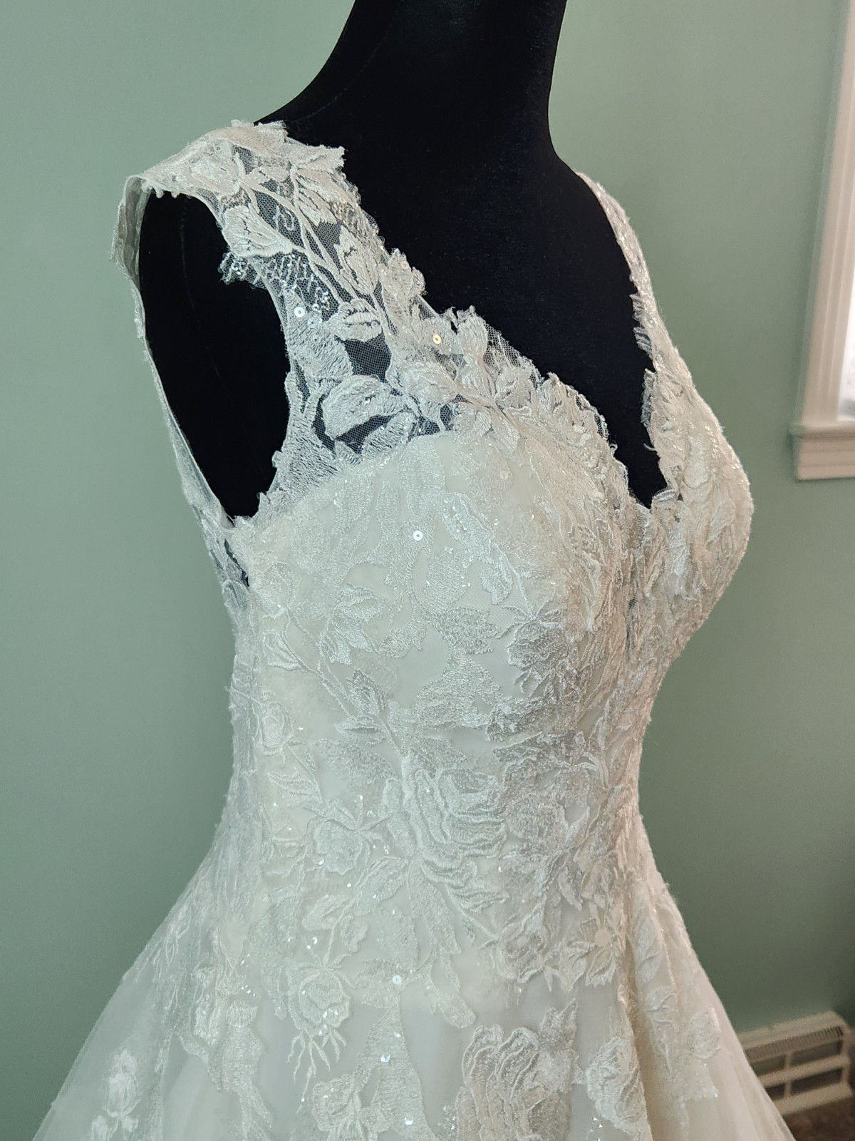 STUNNING Allure Romance Ivory Wedding Dress – SEE MEASUREMENTS BELOW!!