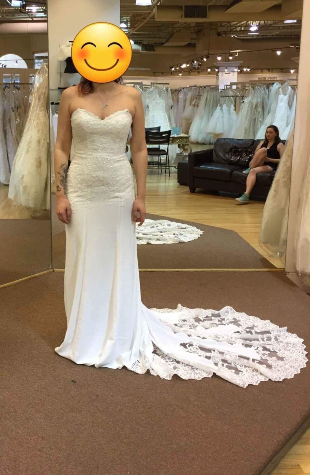 White Sweetheart Mermaid Fit & Flare Lace Wedding Dress Train Buttons Size 4