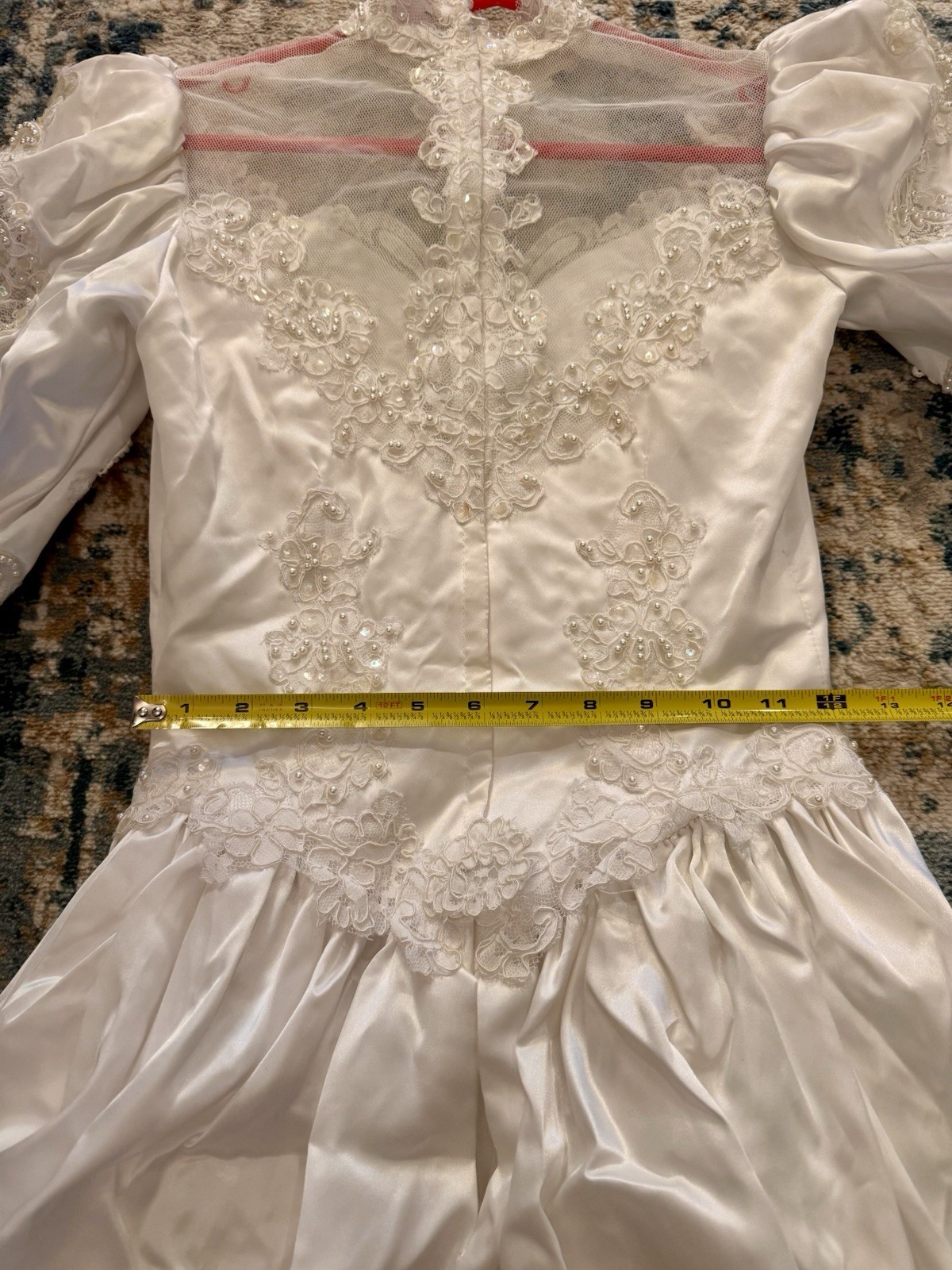 Wedding Dress Unbranded Size 3-4 Beads Bustle Train Sequins Beautiful Off White