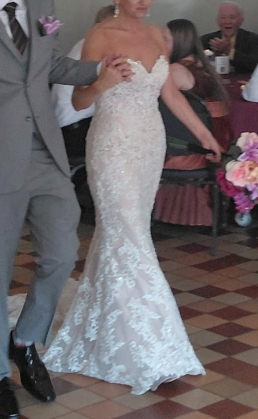 Essence of Australia Ivory Wedding Dress Gown size 8/10