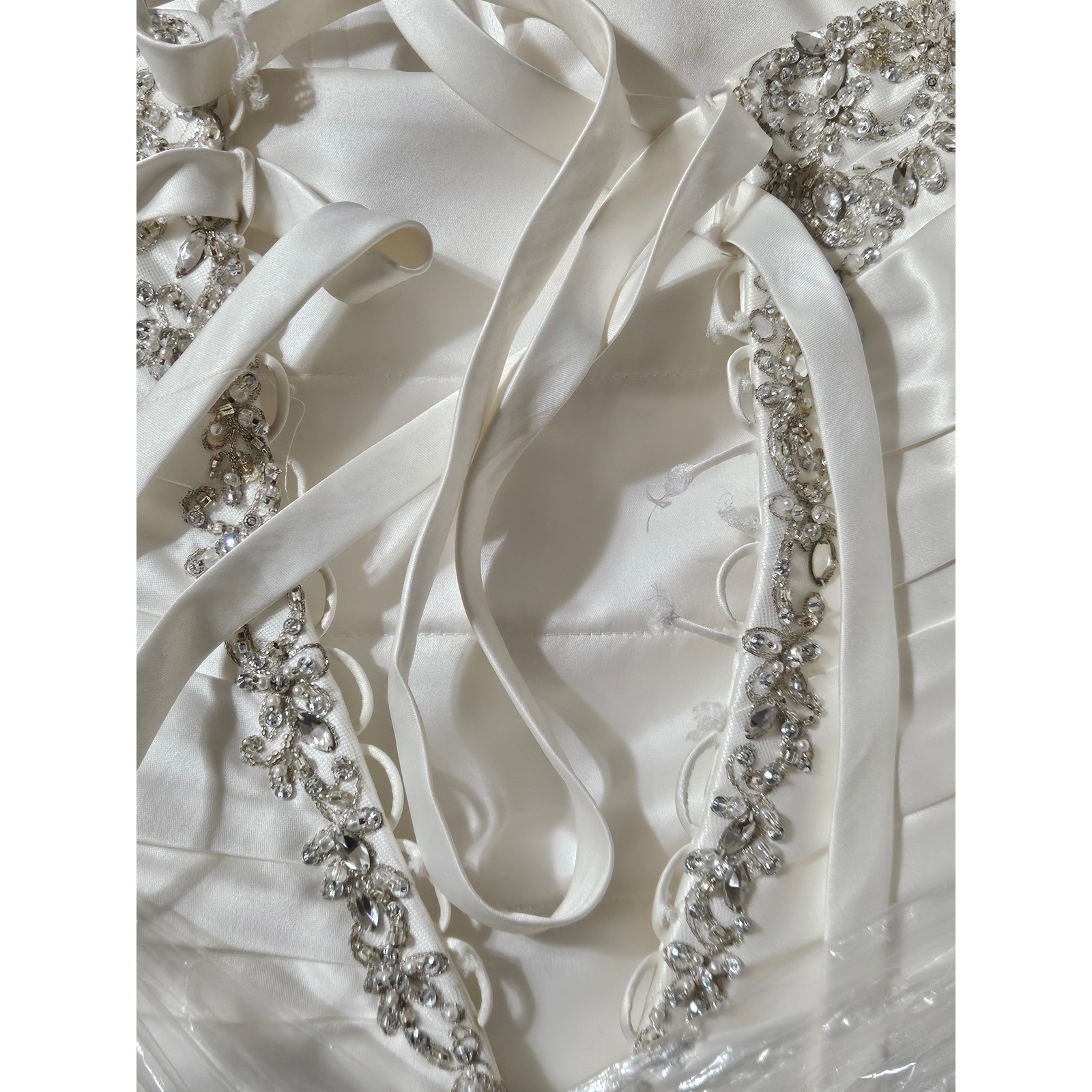 Allure Bridals Wedding Dress Women 6 Ivory DWS Ruched Crystal Floral 8817