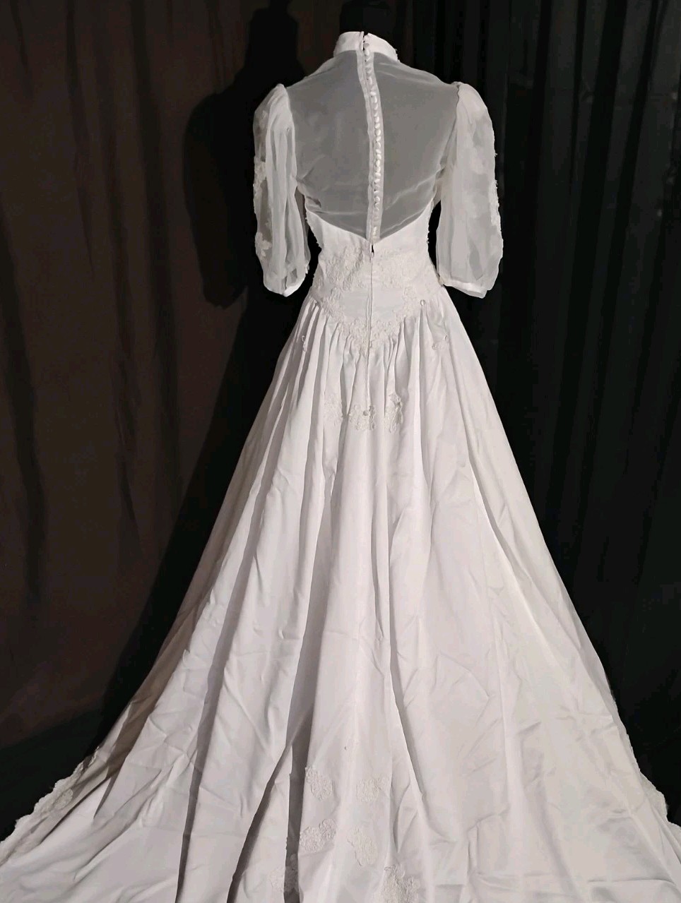 White Short Sleeve Wedding Gown Sz L Train High Neck