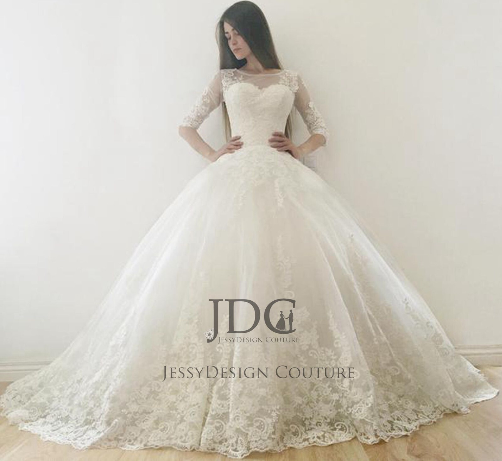 Luxurious Lace Wedding Dress Bridal Gown Corset Pearls Buttons Cathedral Train