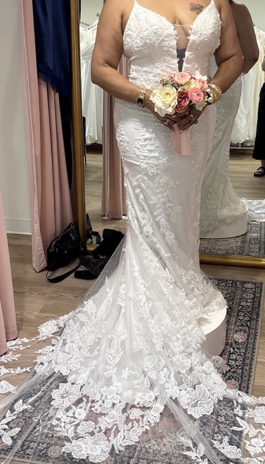 David’s Bridal White Lace Sleeveless Spaghetti Strap Mermaid Dress Long Train