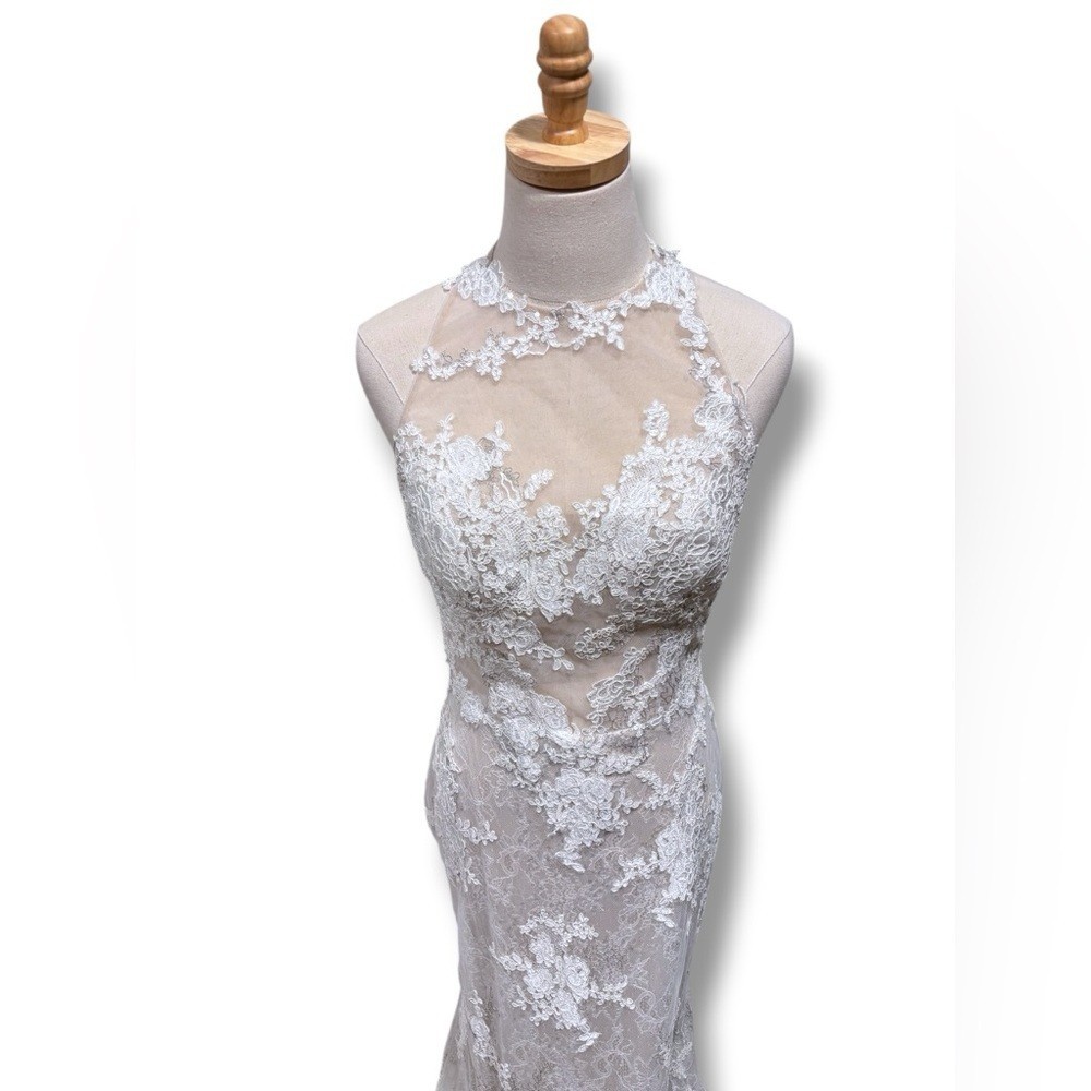 L’AMOUR Calle Blanch Halter Neck Lace Sequin Wedding Dress Style 9252 Size 10