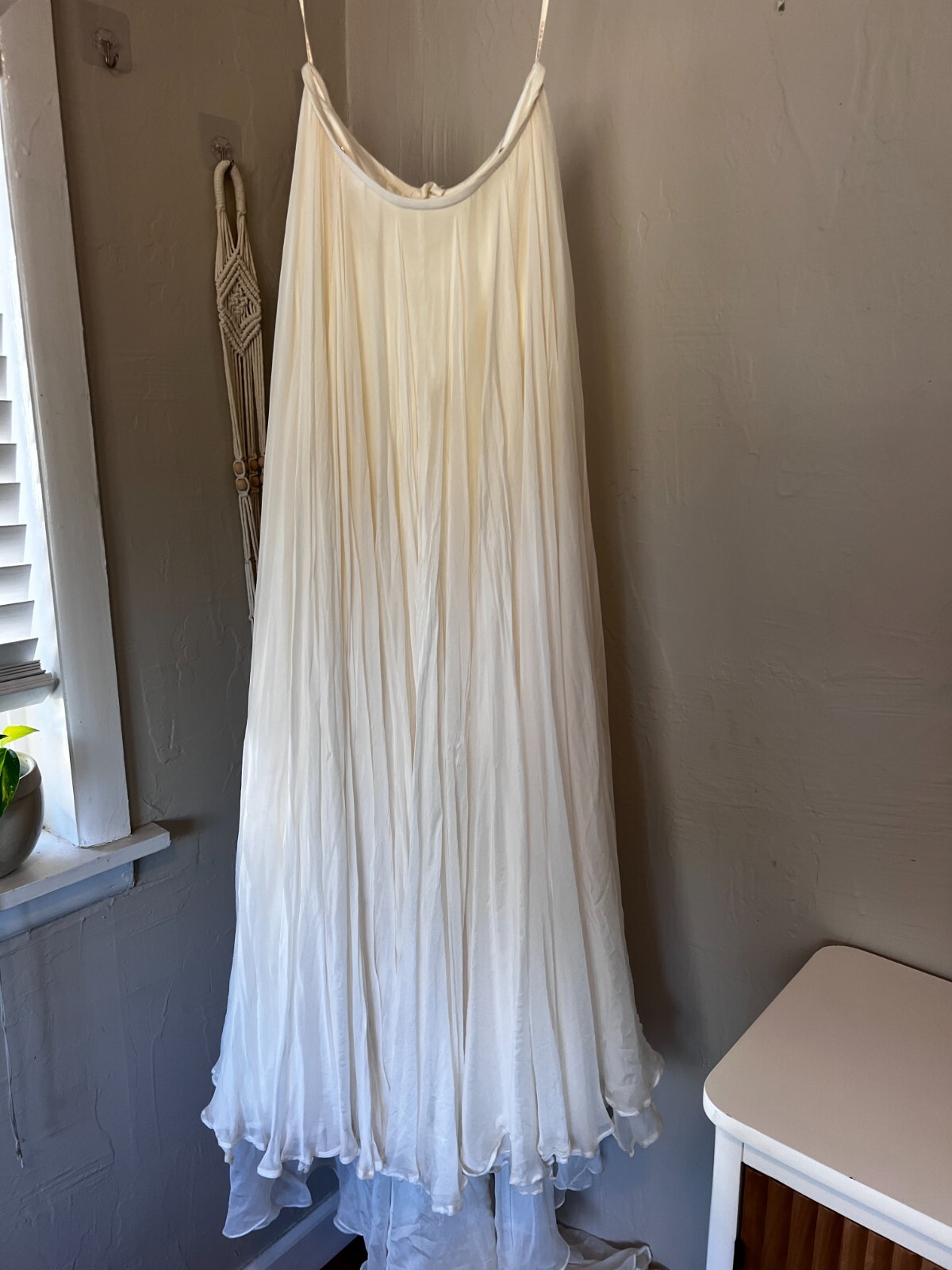 Martina Liana Shae Skirt White Size 10/Street 6 – Lightweight Train Skirt