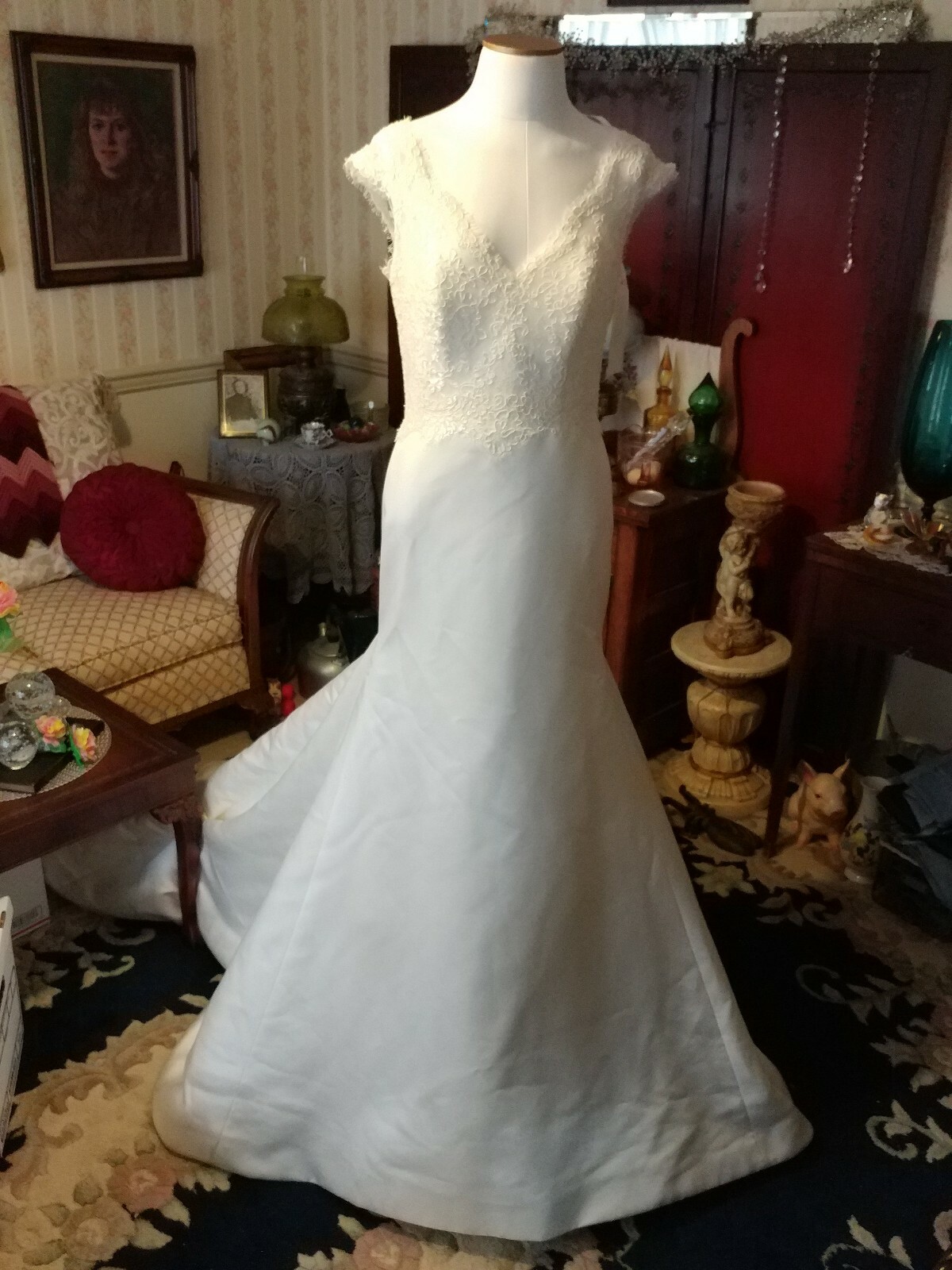 La Sposa Wedding Gown Eiran sz 8 off-white long satin & lace dress