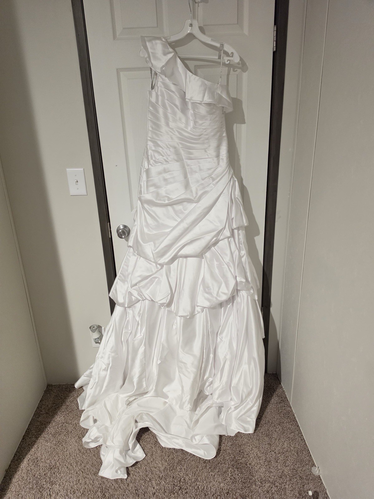 White Satin Strapless Sleeveless A-Line Wedding Dress Ruching Classic Train sz14