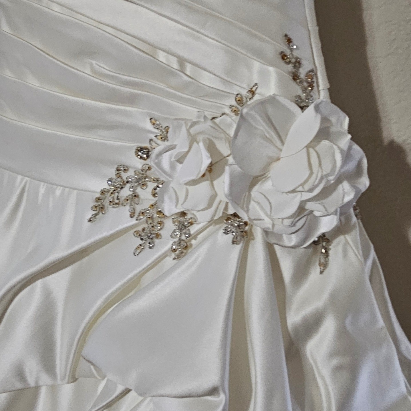 Allure Bridals Wedding Dress Women 6 Ivory DWS Ruched Crystal Floral 8817