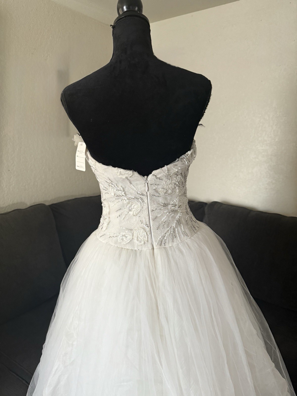 NEW GORGEOUS WHITE AMSALE LAYERED Blue Label ILLUSION STRAPS WEDDING GOWN Size 6
