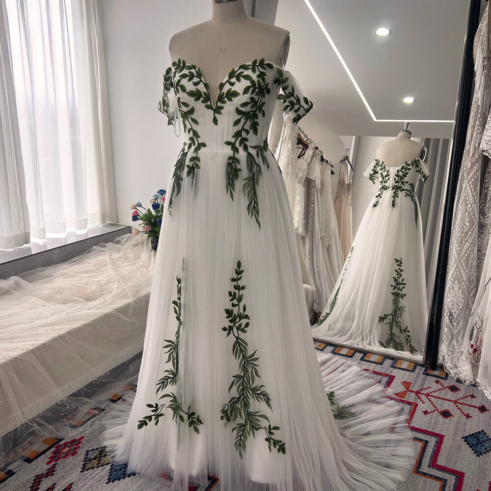 Boho A-Line Wedding Dress Spaghetti Straps Sleeveless 3D Green Leaf Bridal Gowns