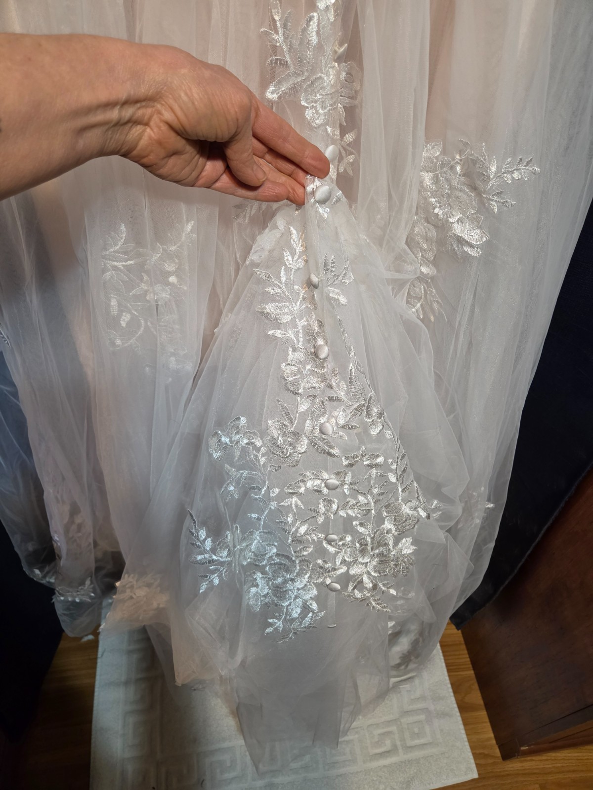 Wedding dress size 8 Unaltered NWT Faux Blush Shrug, Crystal Sash and Jelewery
