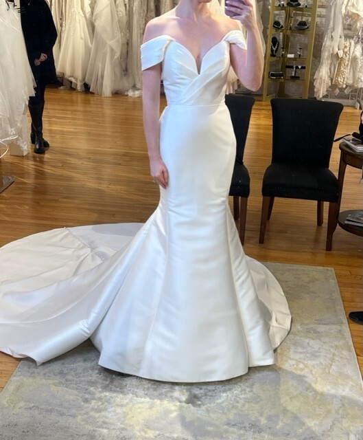 New unaltered strapless cathedral train wedding gown Essense of Australia d3822