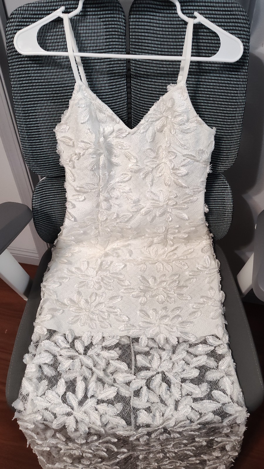 Women’s off white lace floral wedding bridal dress, size S
