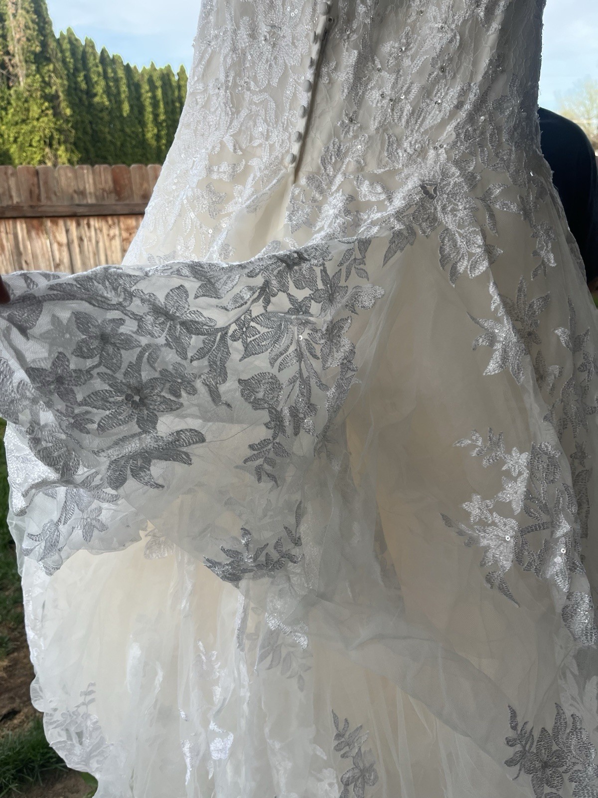 Oleg Cassini Wedding Dress Ivory Cream Gorgeous size 16 Only Worn Once 8CWG748