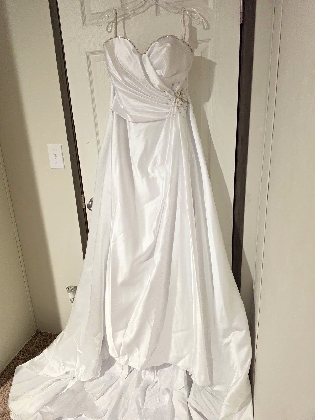 White Satin Strapless Sleeveless A-Line Wedding Dress Ruching Classic Train sz14