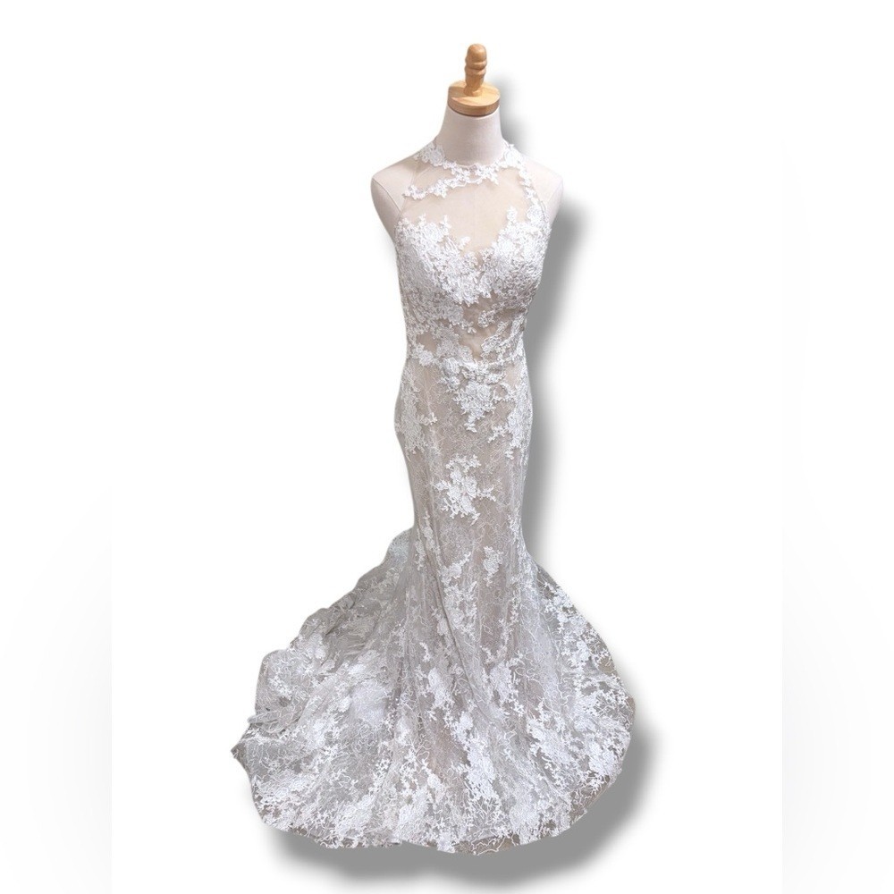 L’AMOUR Calle Blanch Halter Neck Lace Sequin Wedding Dress Style 9252 Size 10