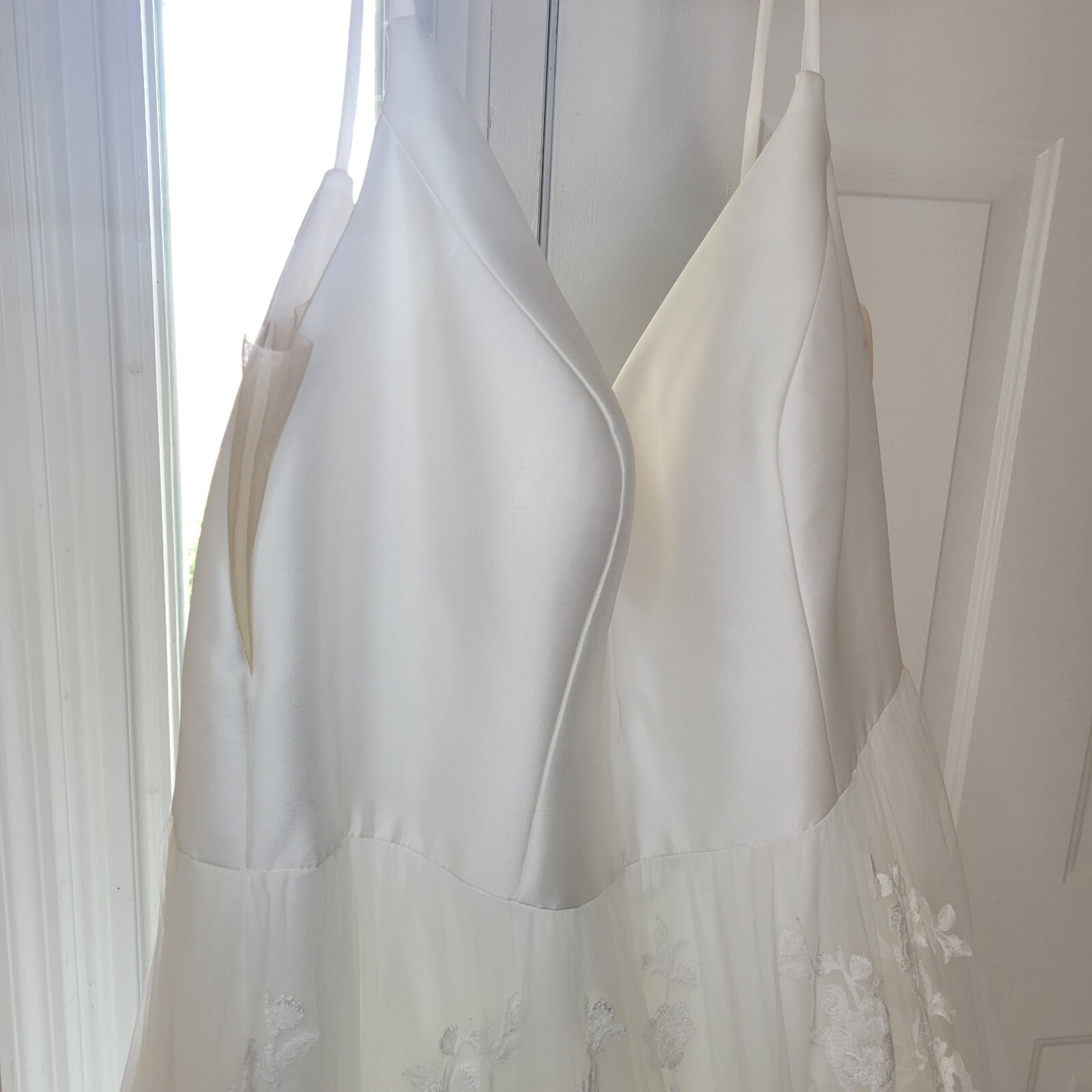 NWT Essense Of Australia Ivory Porcelain Gorgeous Stunning Wedding Gown, Sz 24