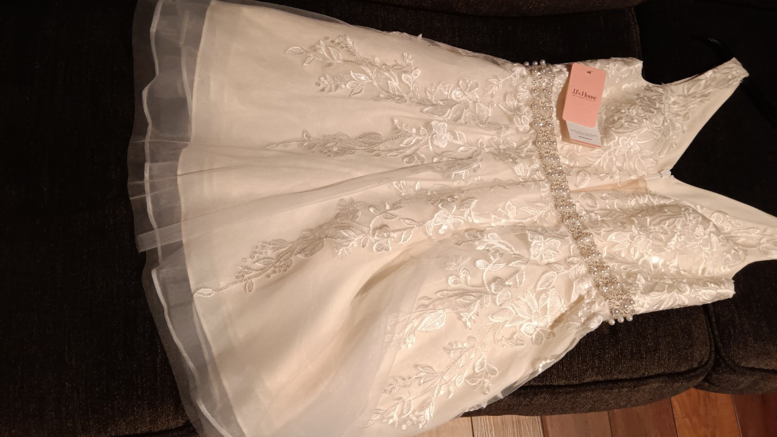 JJ’s House wedding Dress A-line V-Neck Knee-Length Tulle Lace Sz 4 NWT