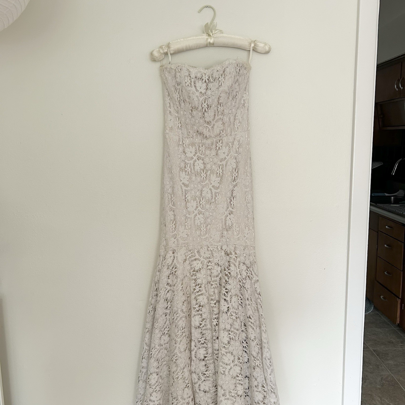 Blush by JLM Size 2 Ivory/Champagne Lace Mermaid Sweetheart Train Button Back
