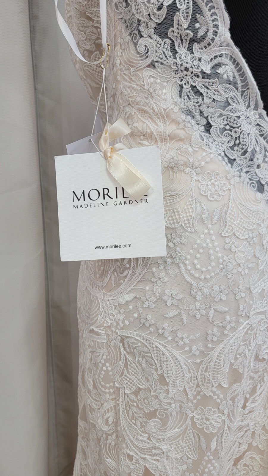 NEW Morilee Bridal 8112 Malia Wedding Dress Sheath Fit Flare Open Low Back Lace