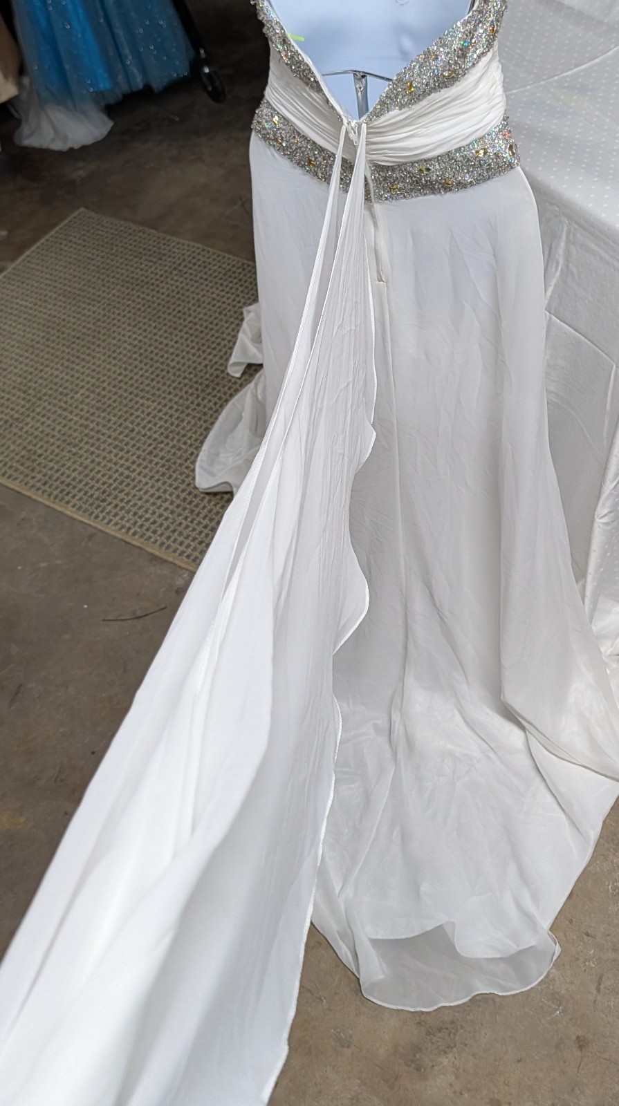 Lamda White/Silver Halter Sleeveless A-Line Chiffon Beaded Gown 8 G538