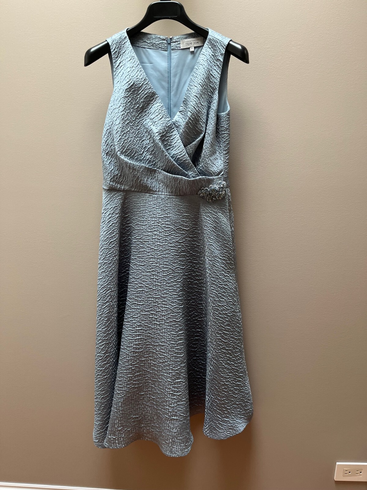 Sleeveless V-Neck Jacquard Dress With Broach Rickie Freeman for Teri Jon