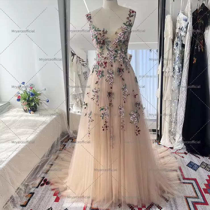 Colored Embroidery Floral Wedding Dresses Soft Tulle Champagne Bridal Gowns