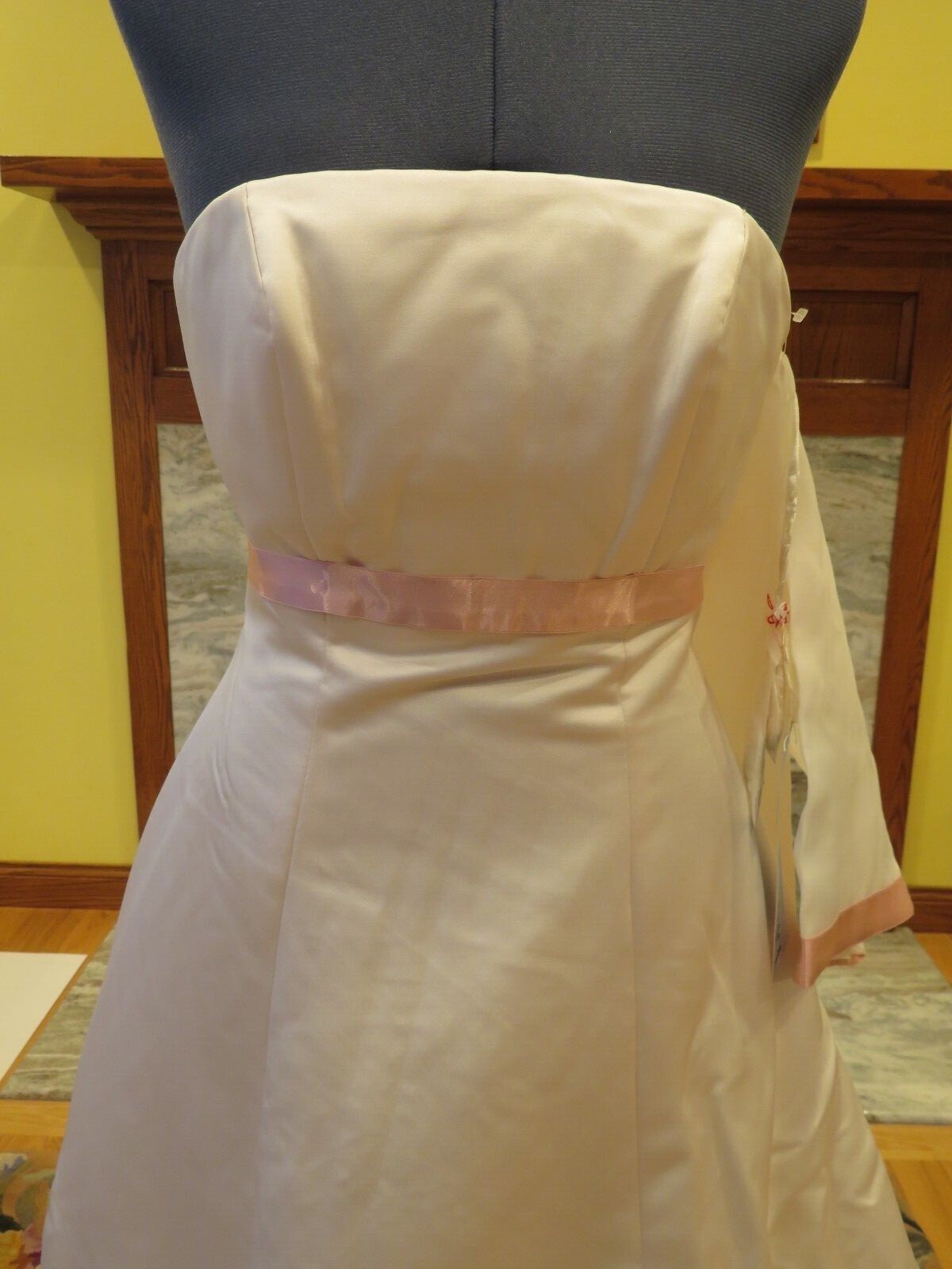NEW Mori Lee IVORY & PINK !!!! Vintage Wedding Dress FLOWERS PRINCESS Gown Train