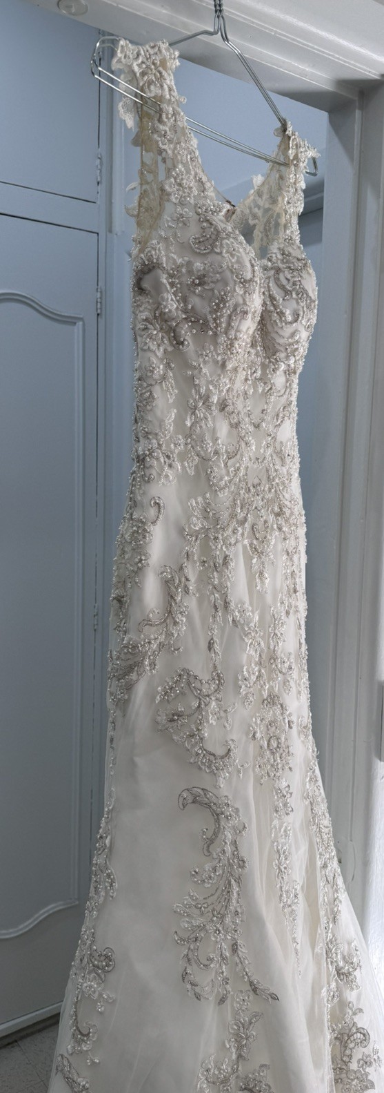 Women’s Size 6 US 0 Wedding Dress Custom Made With hoop skirt & Veil