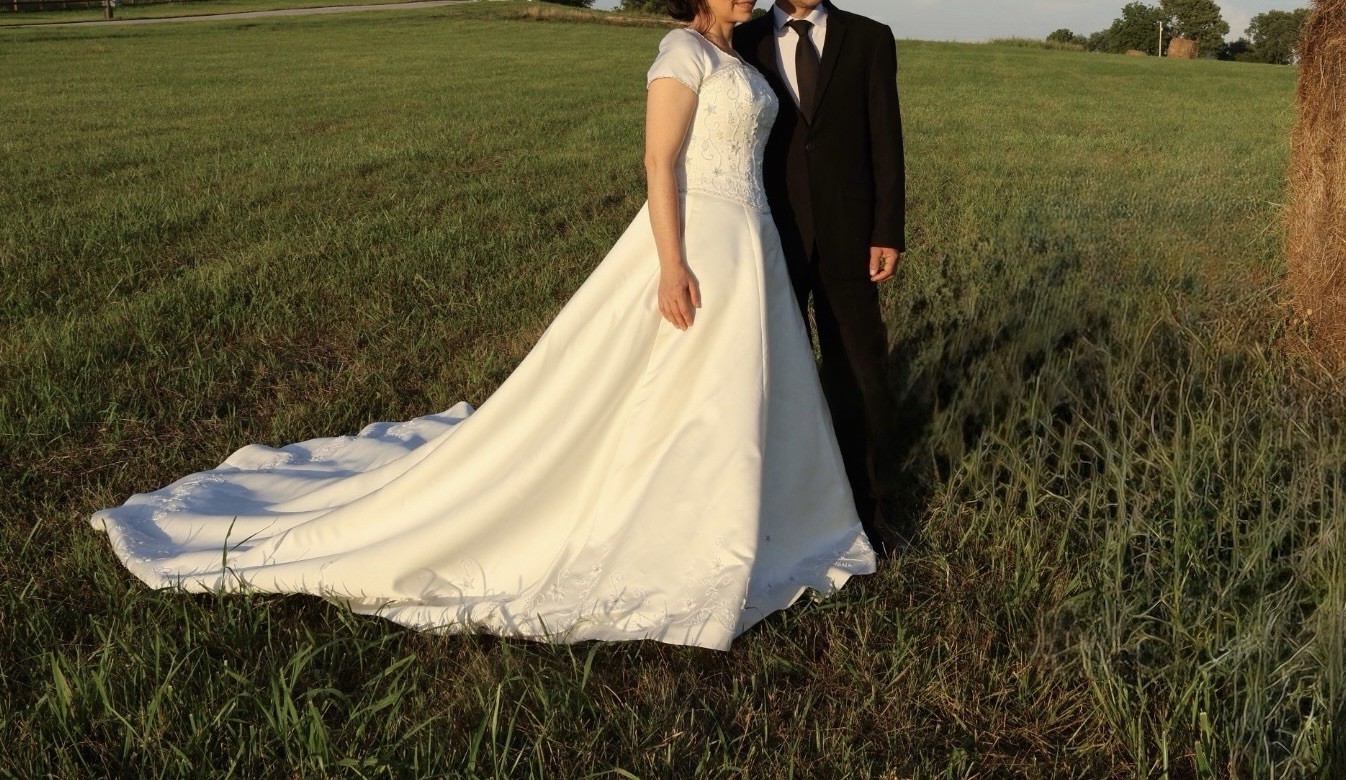 Bonny White Ball Gown Wedding Dress Size 6 Full-Length Corset Back Short Sleeve