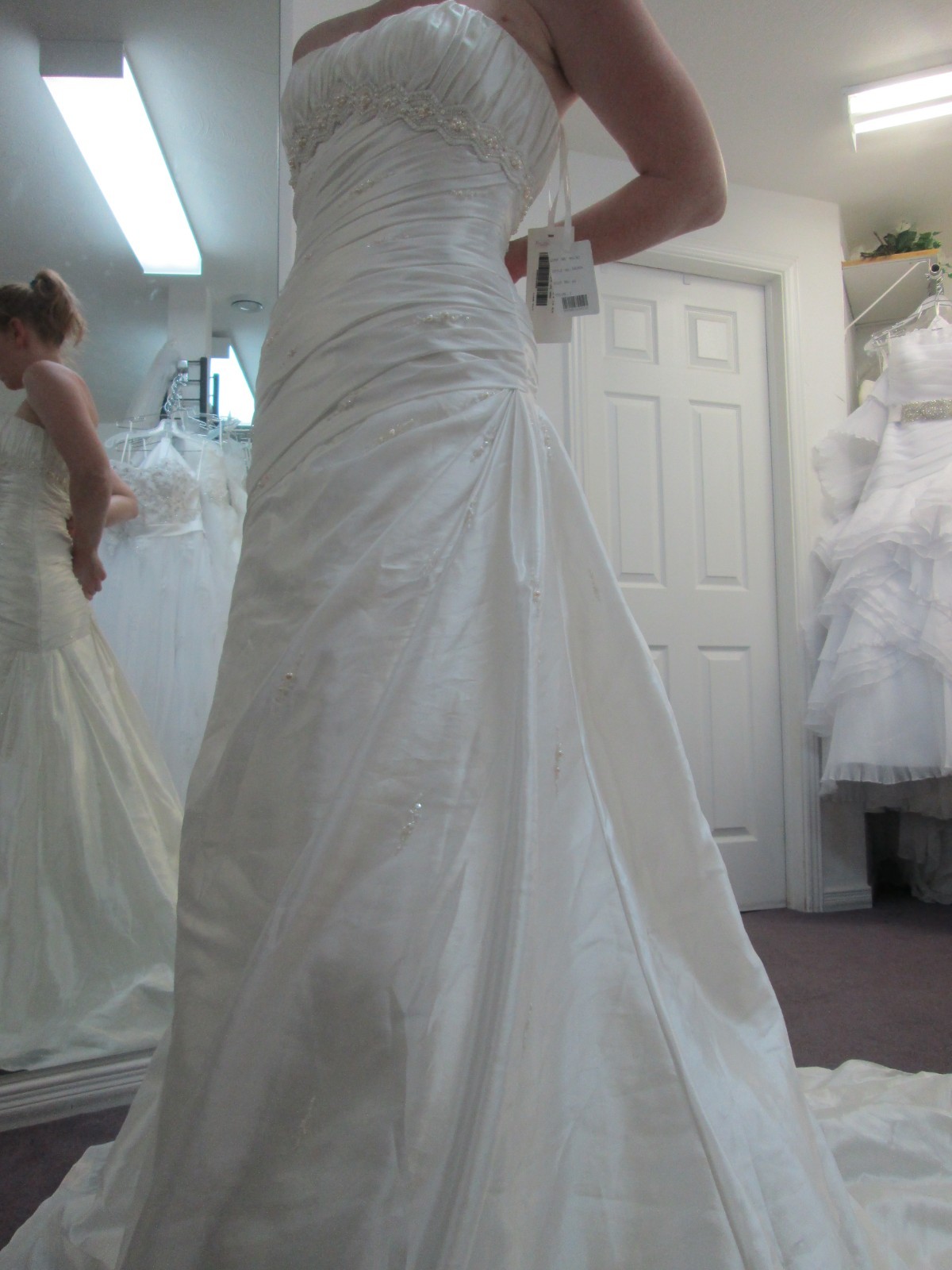 La Sposa Legado Size 8 Wedding Dress, Empire Pearls, Ivory Fit & Flare Reg $4999