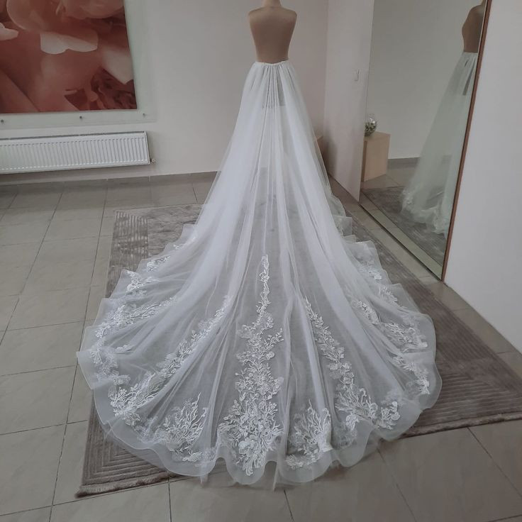 Bridal Detachable Skirt Lace Appliques Wedding Removable Train for Bridal Dress