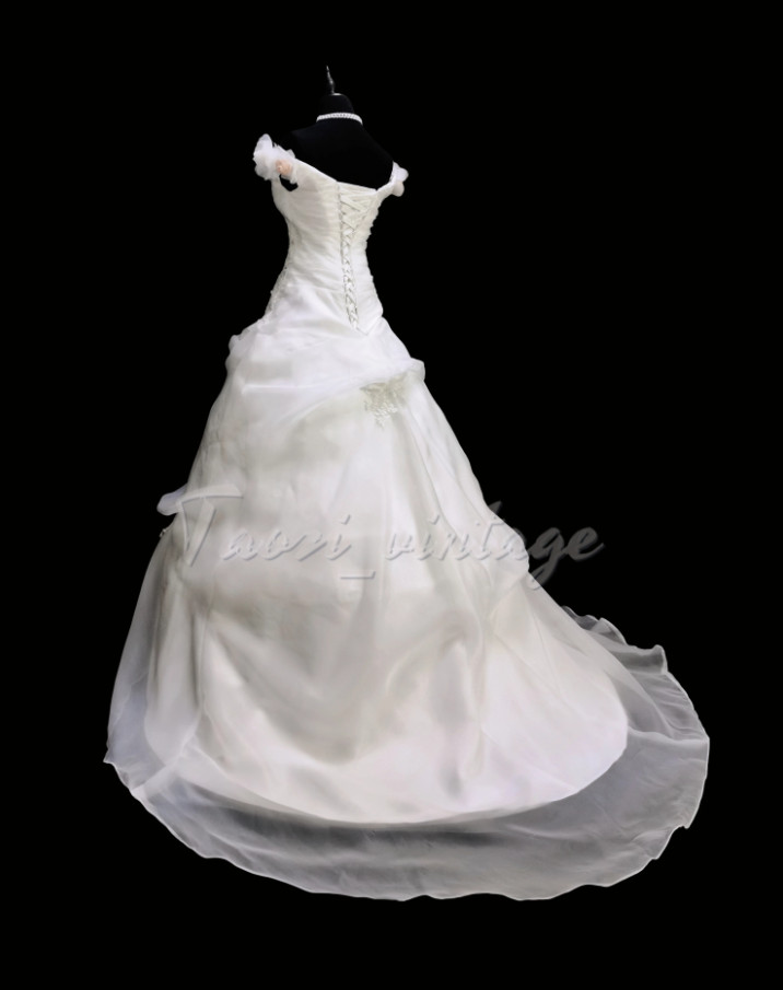 Vintage Princess White Ruffles Wedding Dresses witn Pink Flowers Bridal Gowns