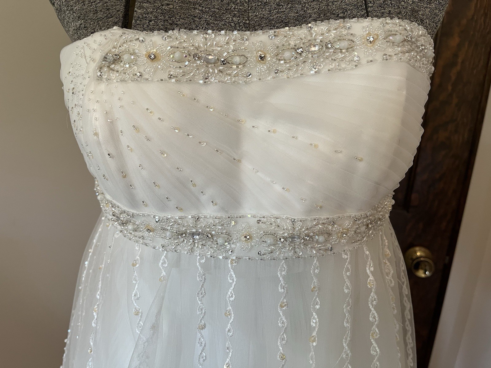Pronovias Off-White Empire waist Strapless Belted Wedding Dress 8 or 10 beaded