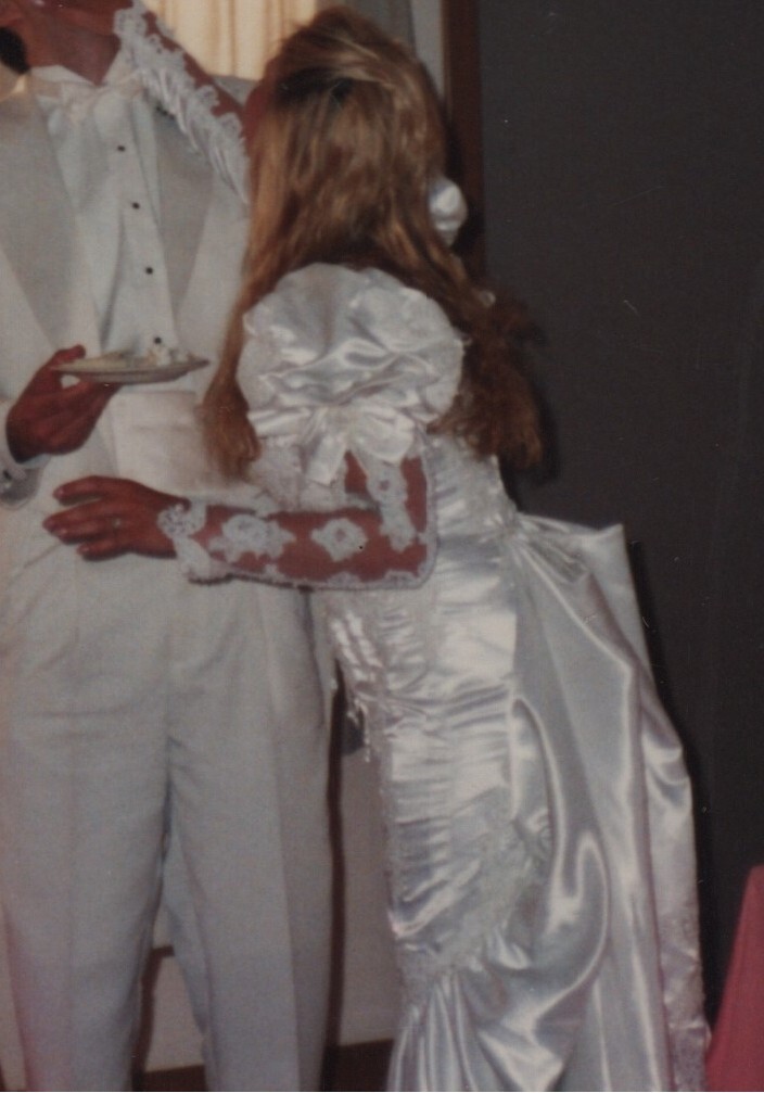 Venus Wedding Gown w/Veil Vintage 90’s Lace/Beaded/Pearled/Mermaid /ProPreserved