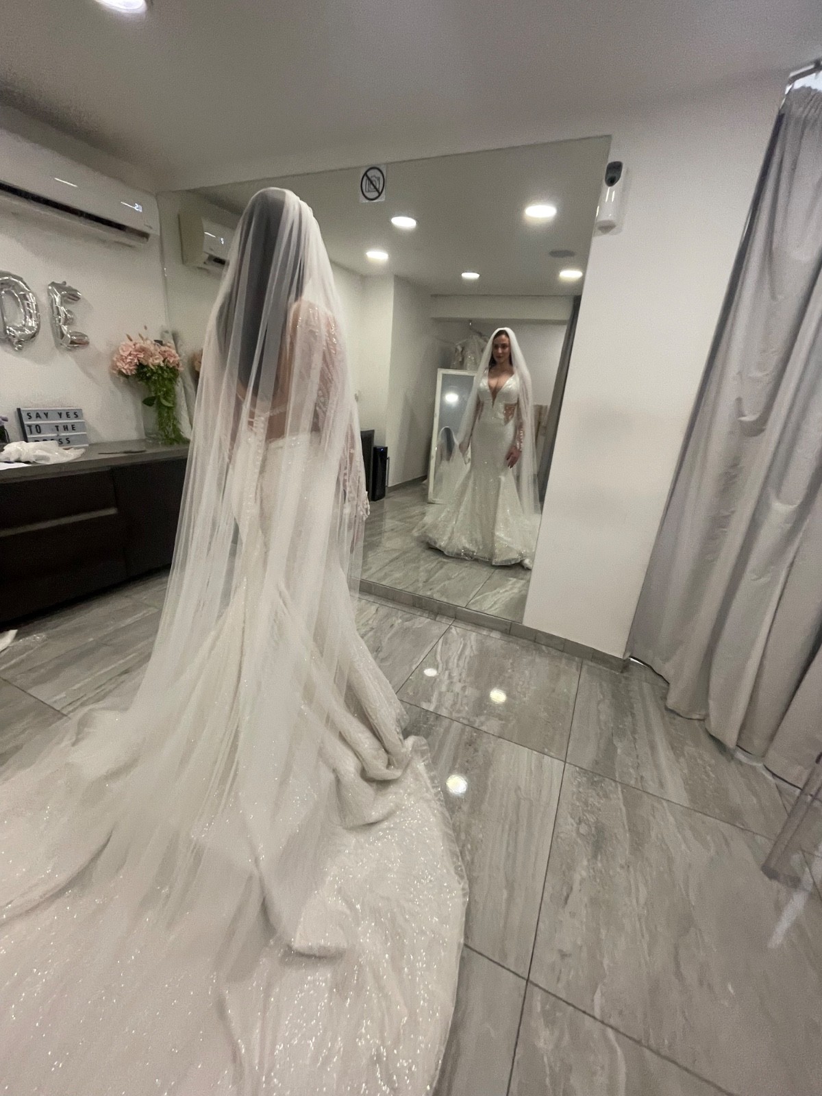 UNWORN HANDMADE DESIGNER WEDDING DRESS