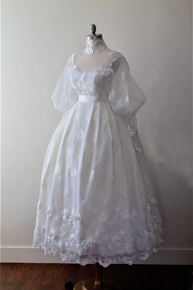 Vintage Wedding Dresses High Neck Puff Sleeve Lace Applique A-Line Bridal Gowns
