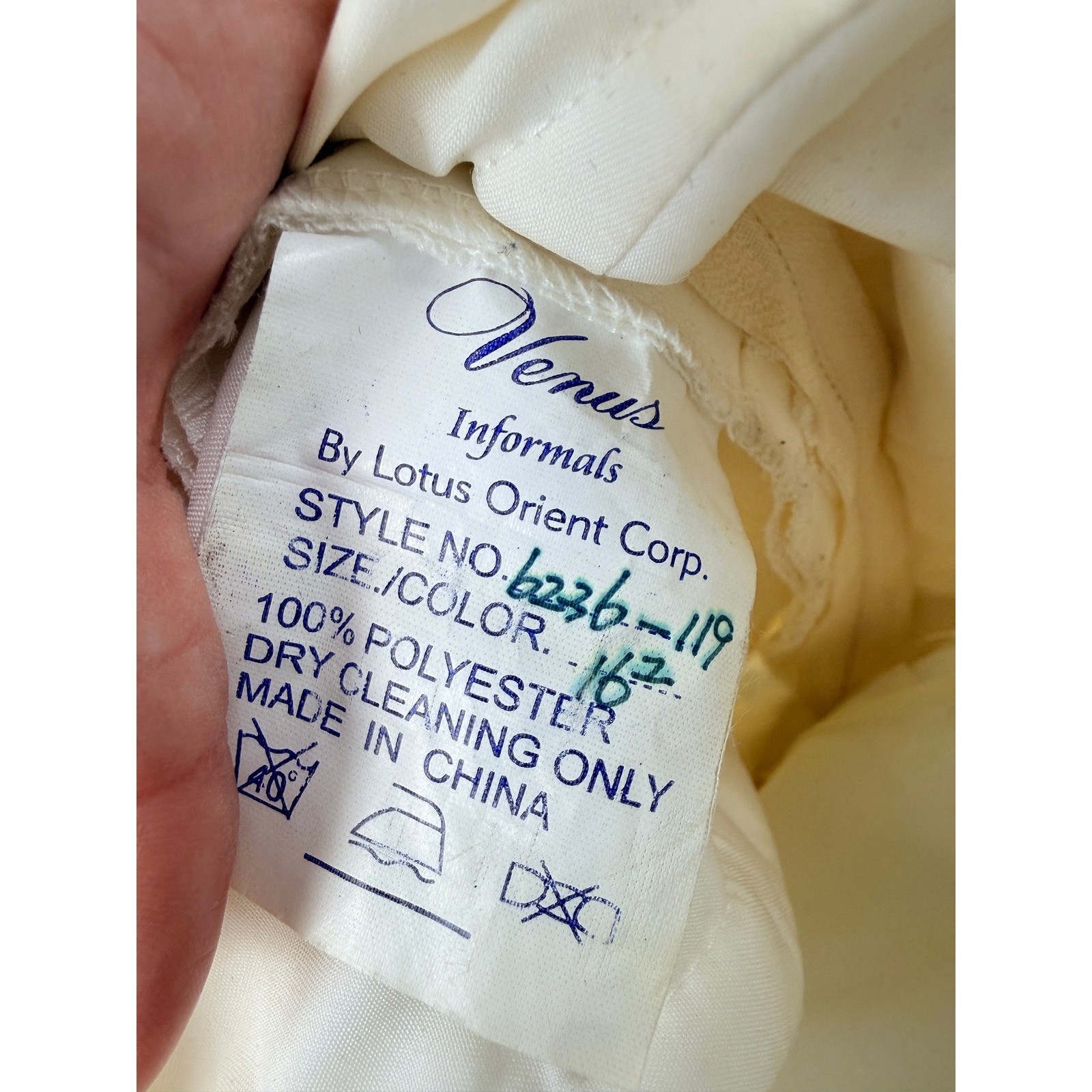Venus Informals Ivory Satin V-Neck Bridal Gown Wedding Dress Size 2 6236-119