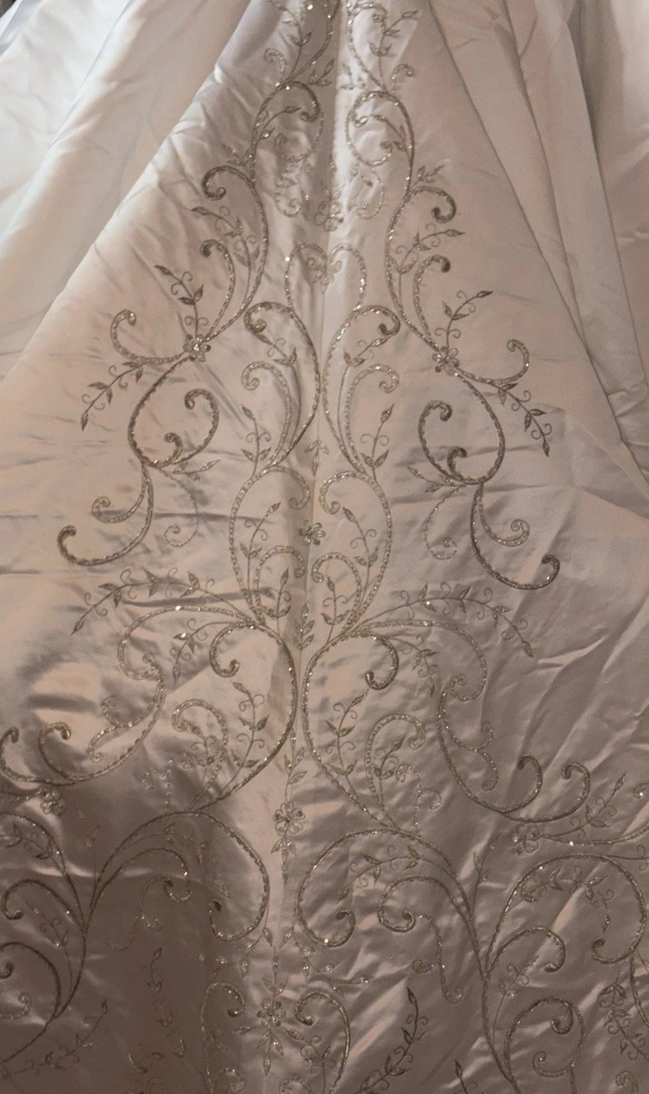 Casablanca Bridal 1901 Mermaid Satin Wedding Dress Size 4 NWT Beaded Train