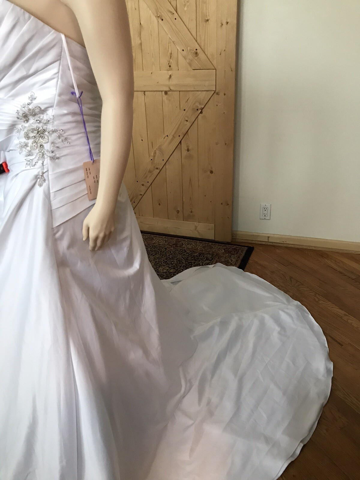 Beautiful Plus Size 26 W Bonny Bridal White Strapless A-Line NWT For The Curvy