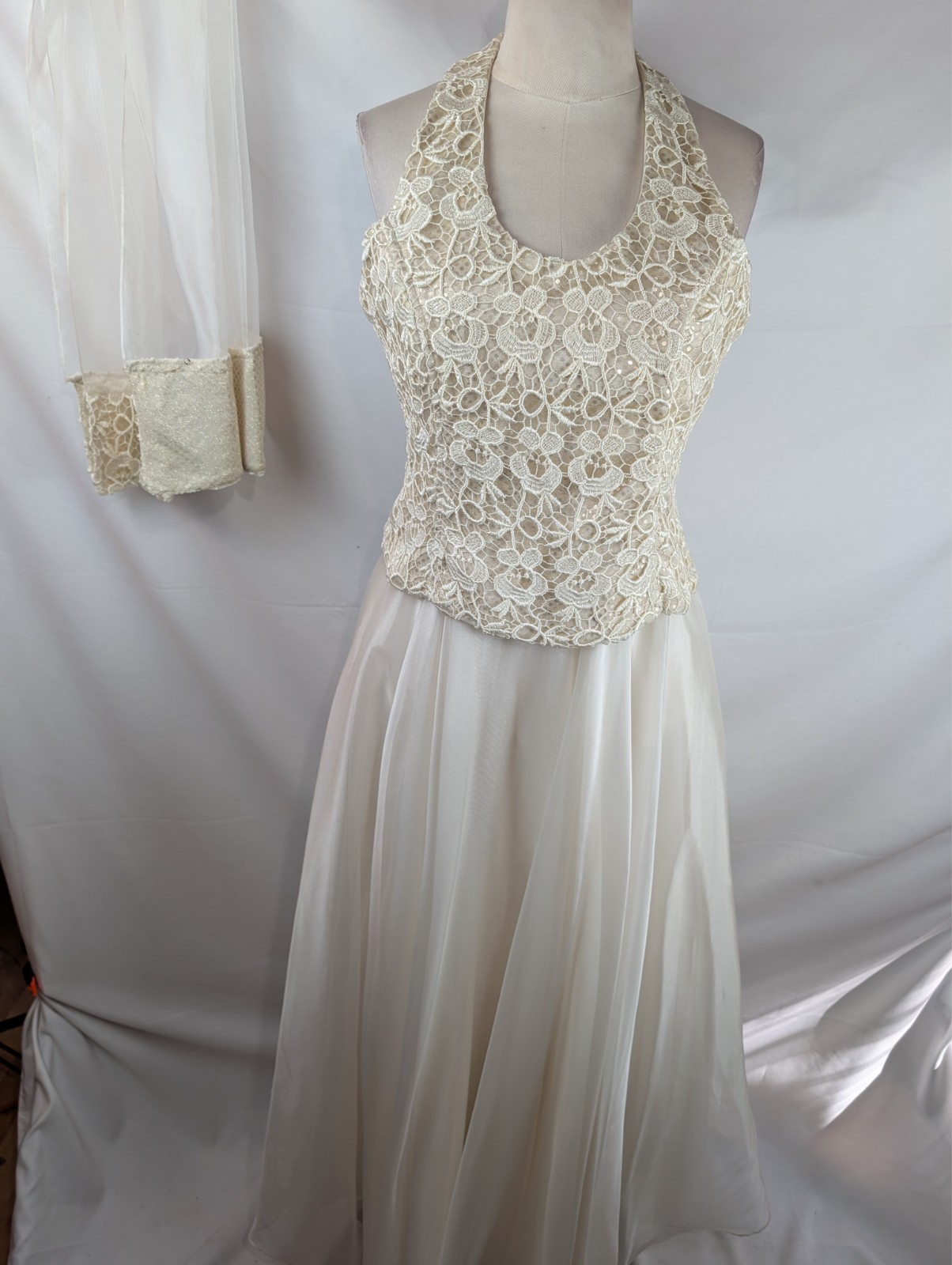 Coty Vintage Ivory Formal Embroidered Halter Neck Bridal Gown Size Large
