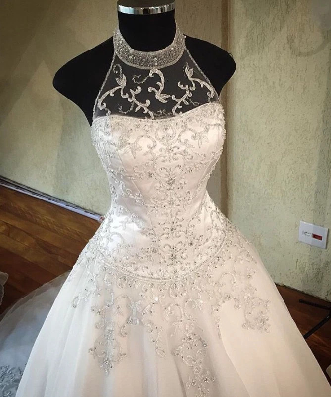 Beading Wedding Dresses Halter Neck Sweep Train Lace Applique A Line Bridal Gown