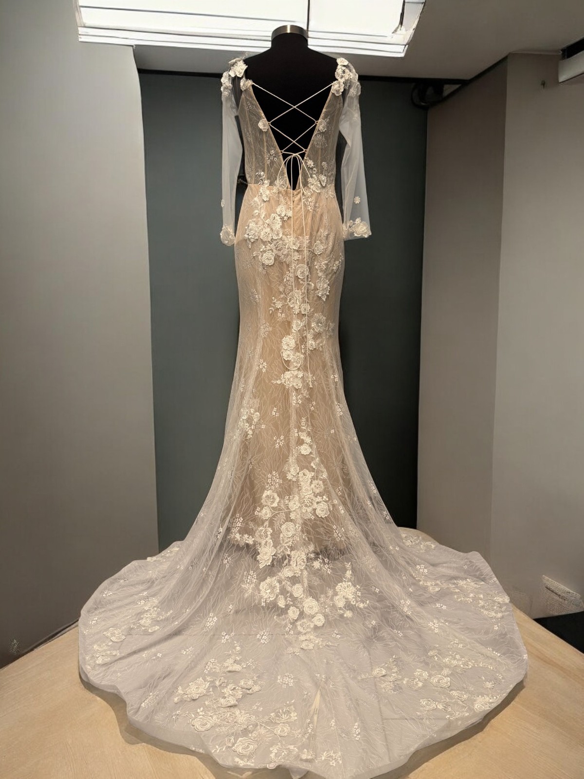 Chic Nostalgia Wedding Bridal Dress SZ 12 3D Floral Lace Ivory/nude/blush CNLIV