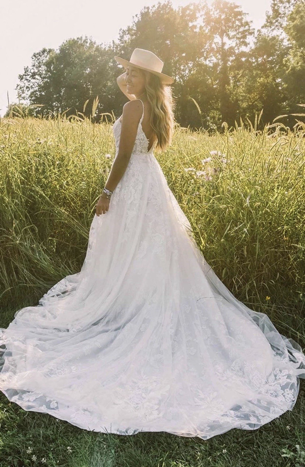 Essense of Australia D3157 A-Line V-Neck Sleeveless White Lace Wedding Dress