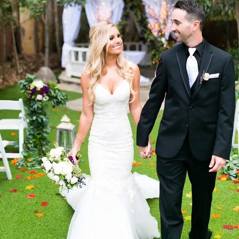 Lace Appliqued Mermaid Wedding Dresses Pleated Tulle Long Bridal Gown Plus Size